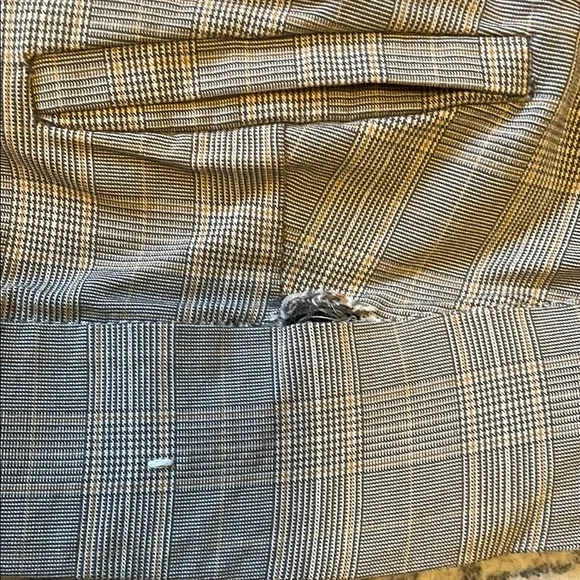 Chic Gray Plaid Women's Cropped Pants - Picture 5 of 6